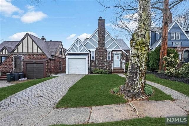 229 Roosevelt Ave, Hasbrouck Heights, NJ